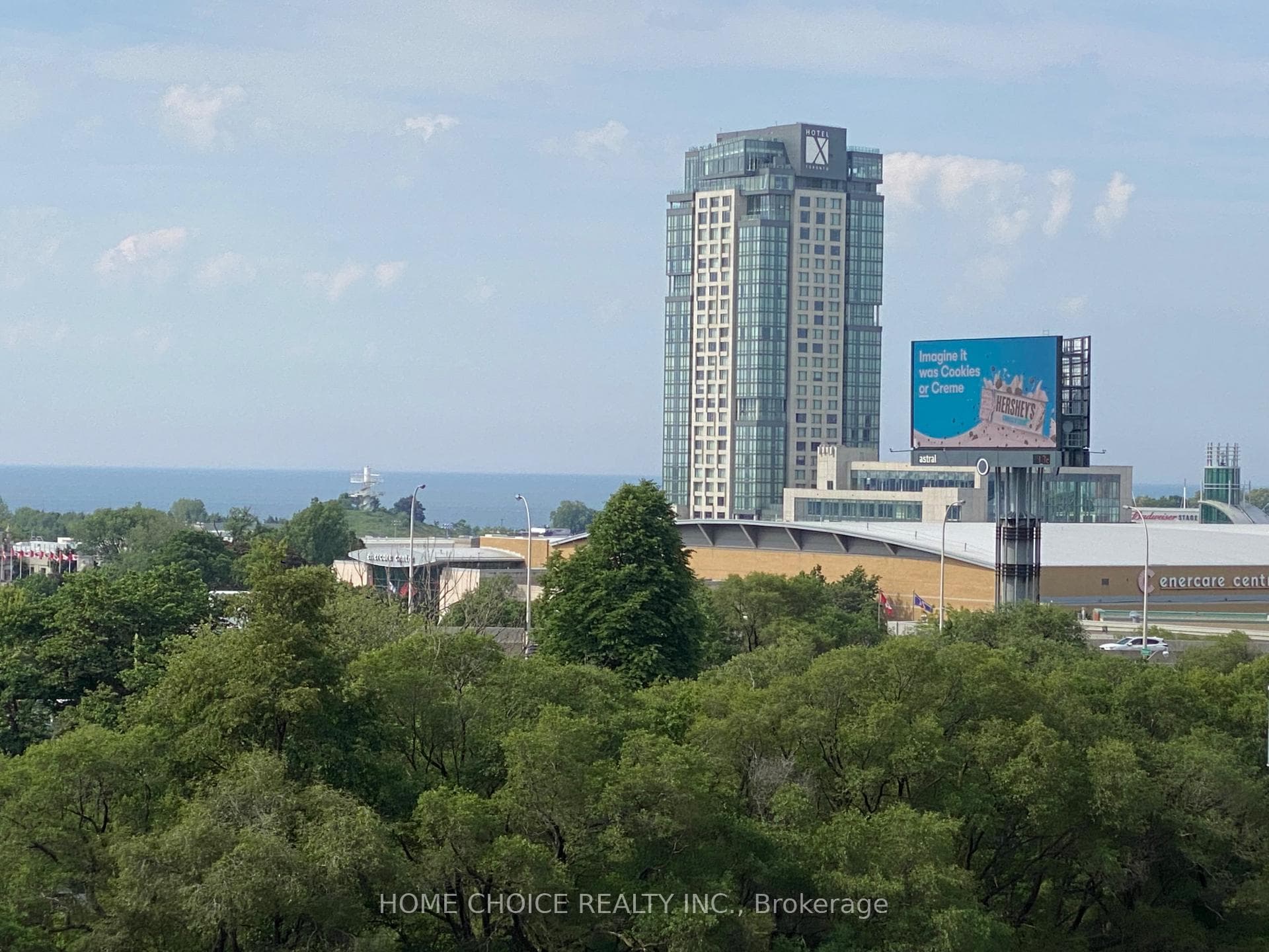 30 Ordnance Street Unit 701, Downtown Toronto / Waterfront, ON M6K 1A2 - Photo 1