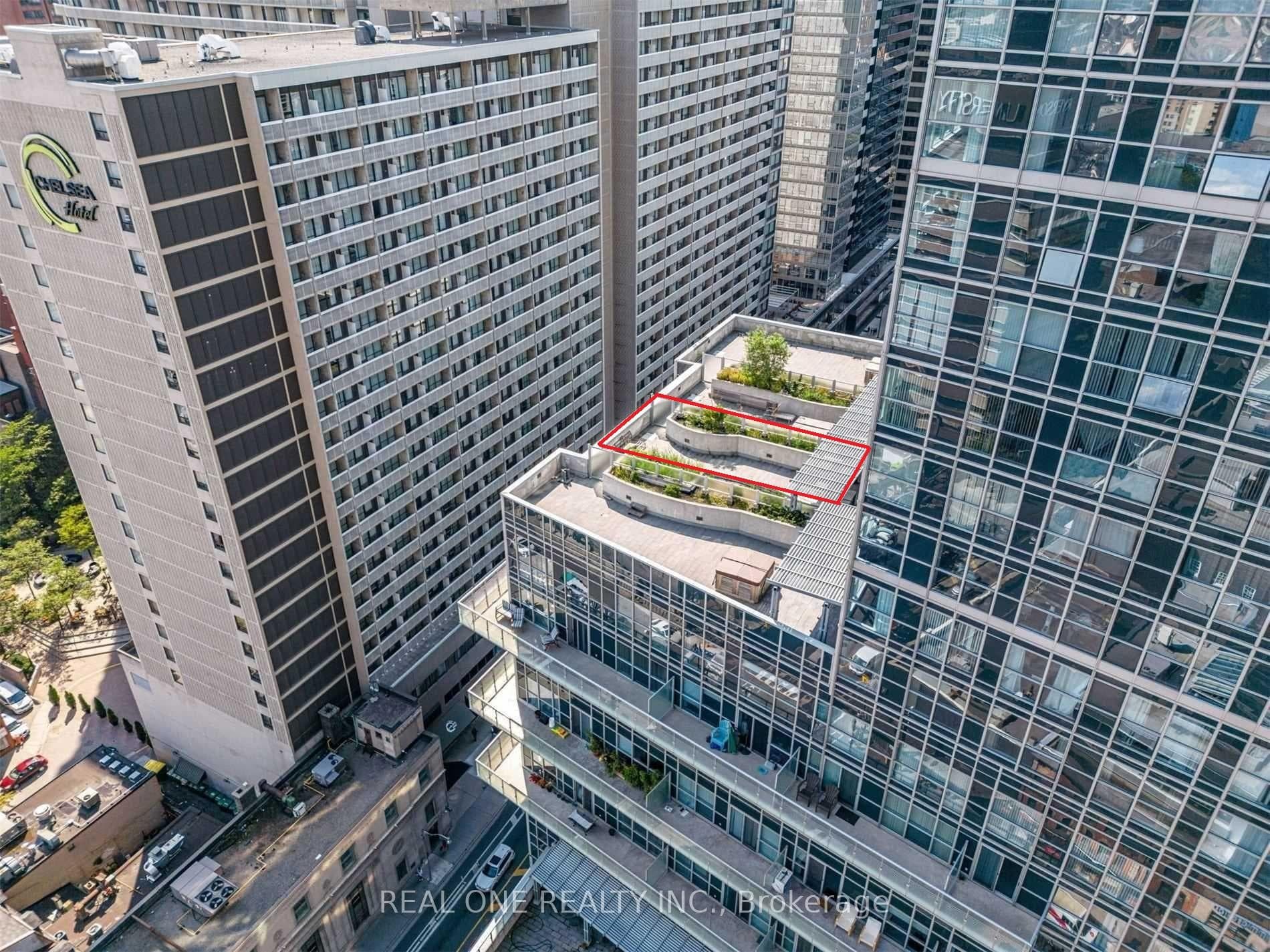 386 Yonge Street Unit 1408, Downtown Toronto / Waterfront, ON M5B 0A5 - Photo 1