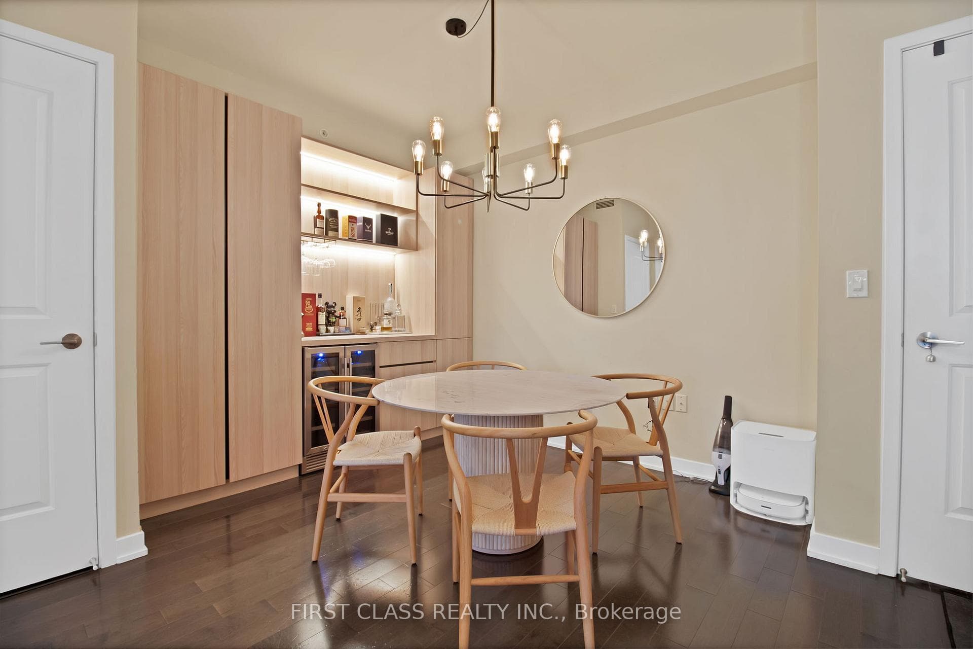 1 The Esplanade N/A Unit 3309, Downtown Toronto / Waterfront, ON M5E 0A8 - Photo 1