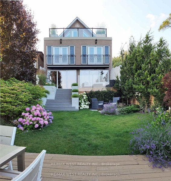 5 Eleventh Street, Liberty Village / Parkdale / South Parkdale, ON M8V 2G2 - Photo 1