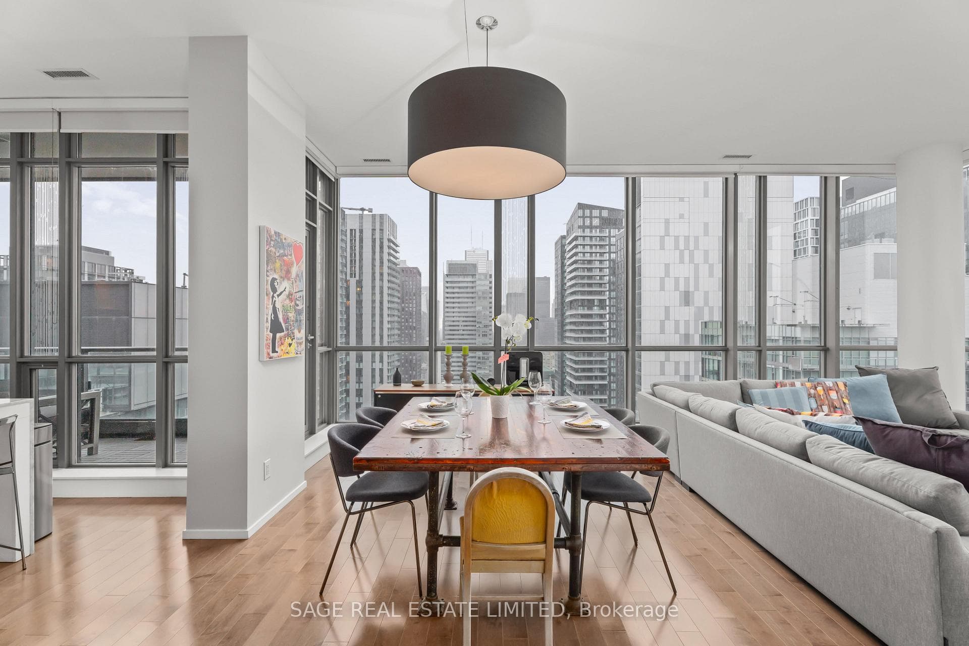 8 Charlotte Street Unit 3505, Downtown Toronto / Waterfront, ON M5V 0K4 - Photo 1