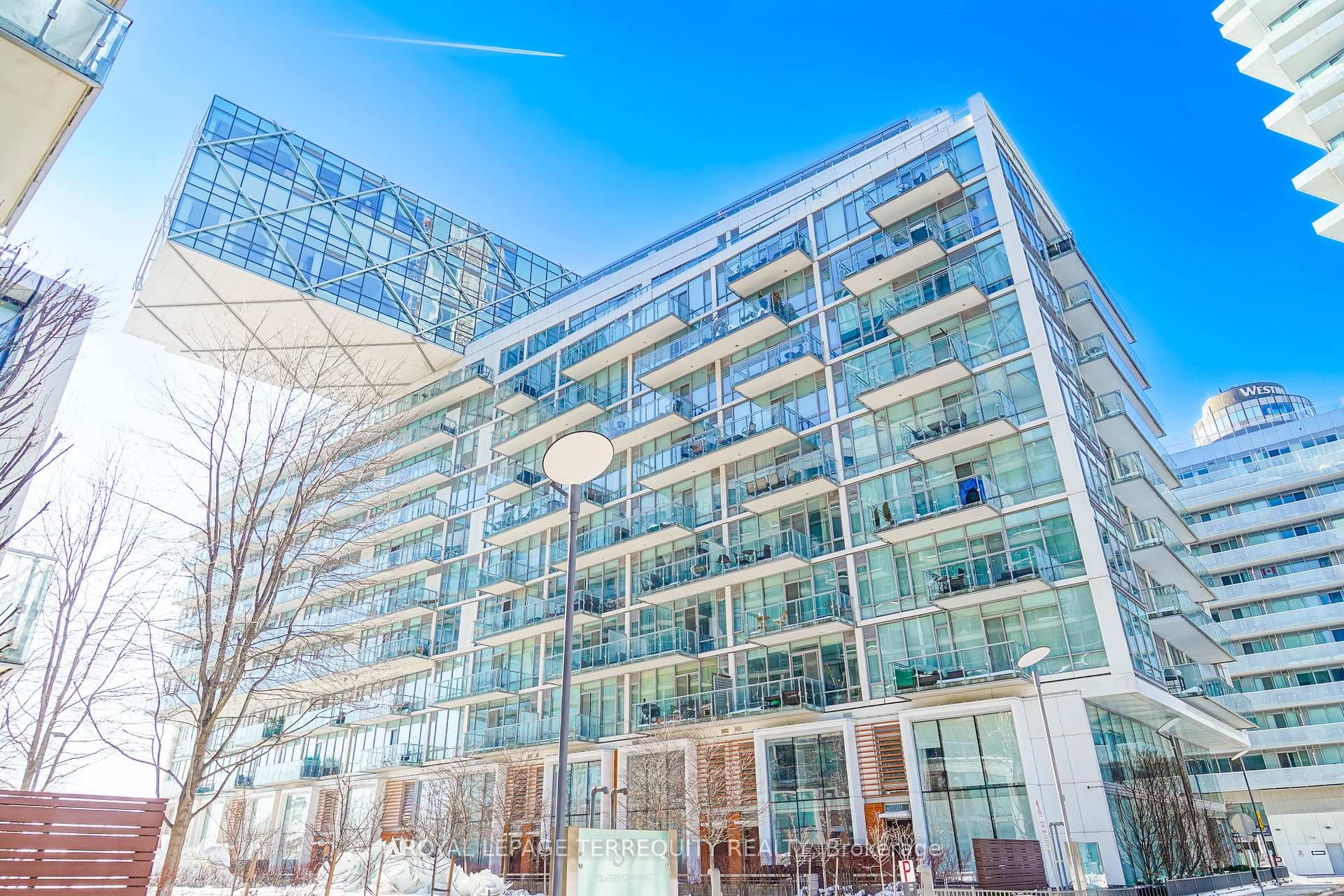 29 Queens Quay N/A Unit 410, Regent Park / Cabbagetown / St. James Town, ON M5E 0A4 - Photo 1