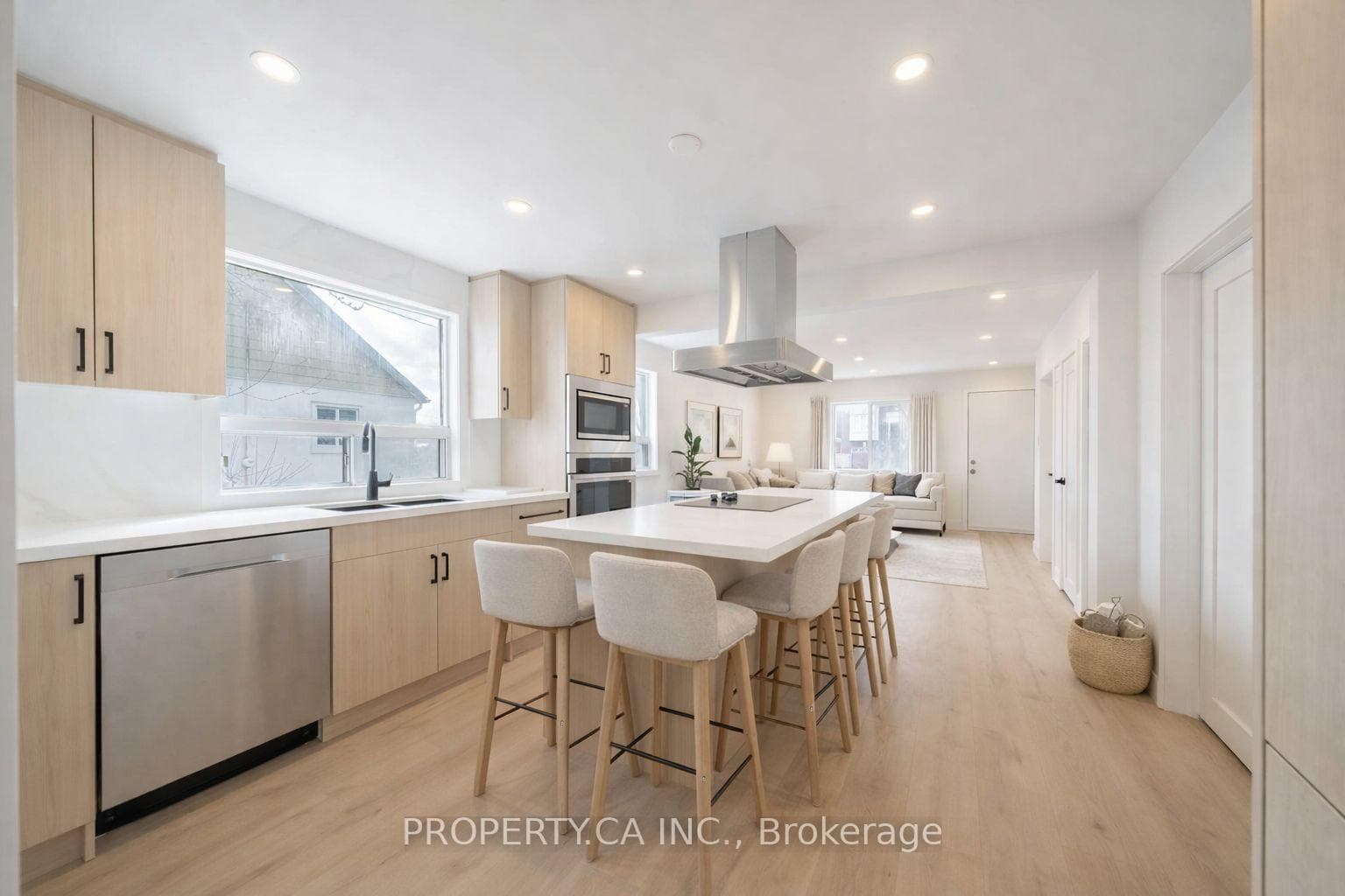 46 McMurchy Avenue, Brampton, ON L6X 1Y1 - Photo 1