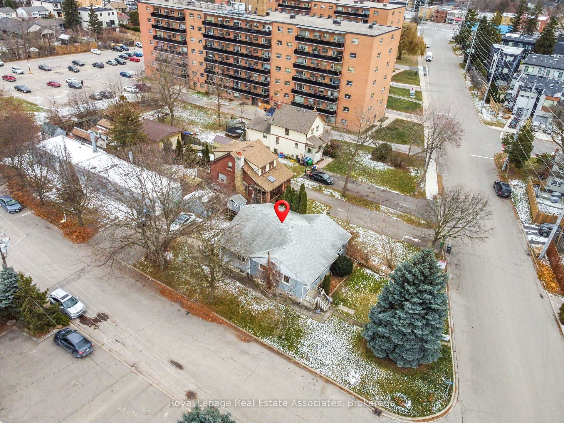 1089 Seneca Avenue, Mississauga, ON L5G 3X4 - Photo 1