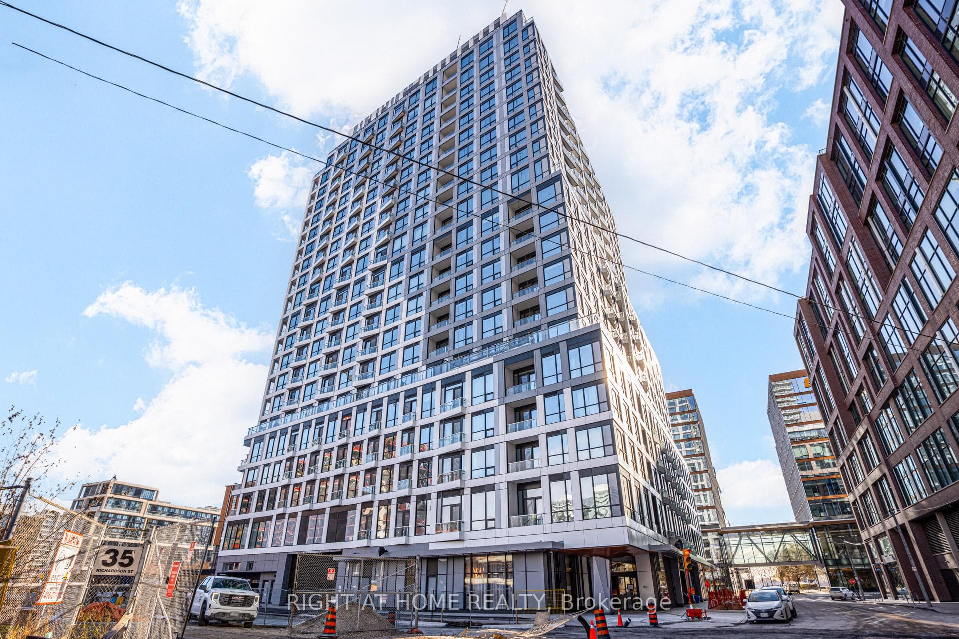 15 Richardson Street Unit 803, Regent Park / Cabbagetown / St. James Town, ON M5A 1B4 - Photo 1