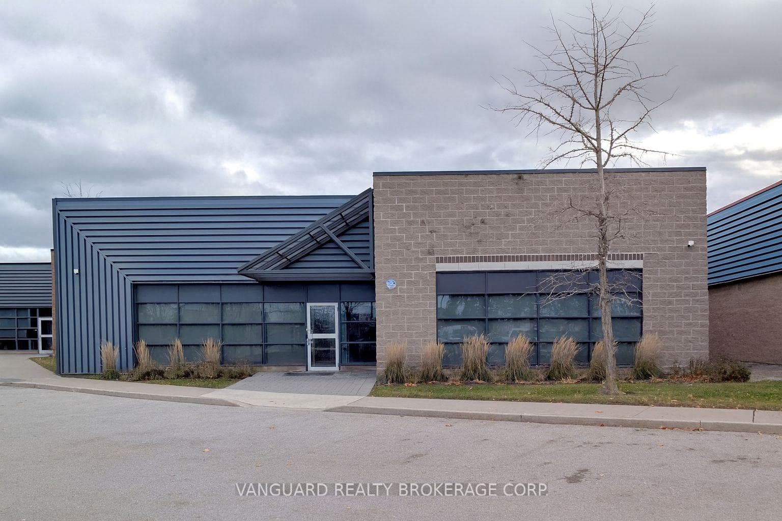 5155 Spectrum Way, Mississauga, ON L4W 5A5 - Photo 1