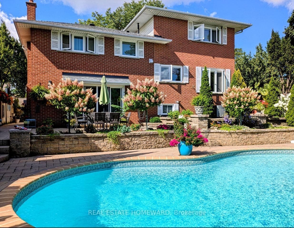 3532 Pinesmoke Crescent, Mississauga, ON L4Y 3L3 - Photo 1