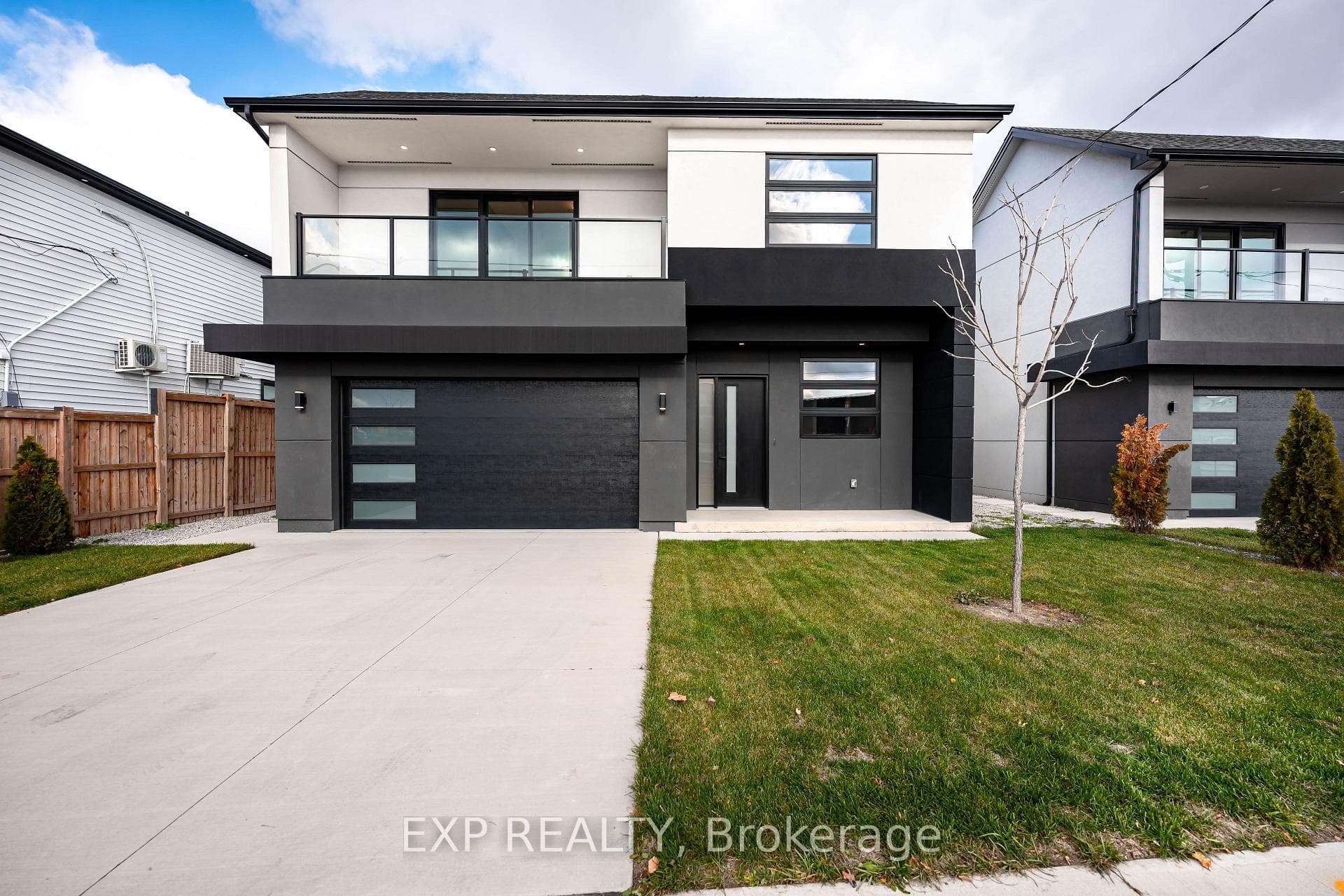 16 Walsh Avenue, Downsview / Black Creek, ON M9M 1B6 - Photo 1