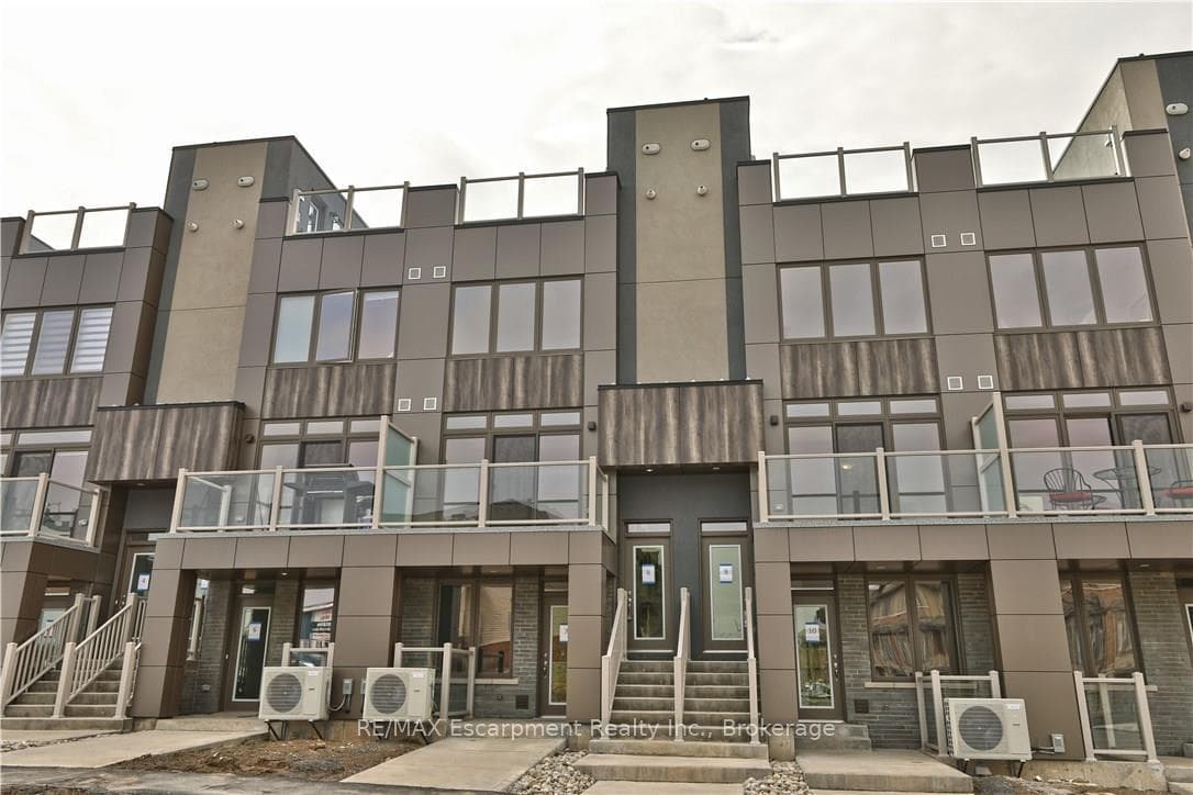 261 Skinner Road Unit 8, Hamilton, ON L8B 1W6 - Photo 1