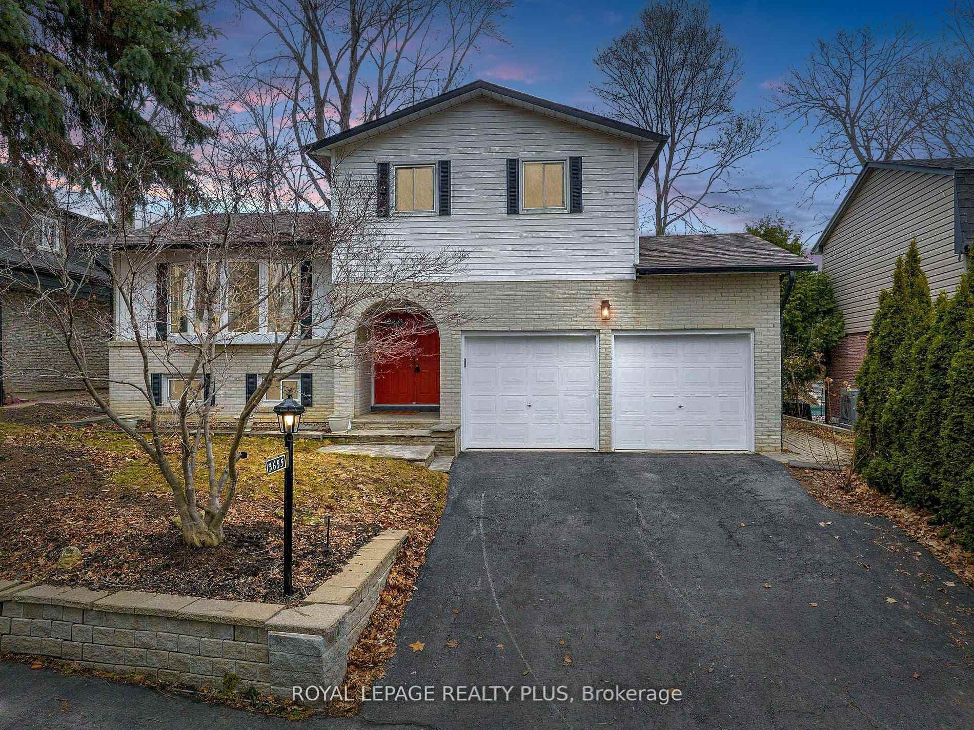 3655 Burnbrae Drive, Mississauga, ON L5C 2R6 - Photo 1