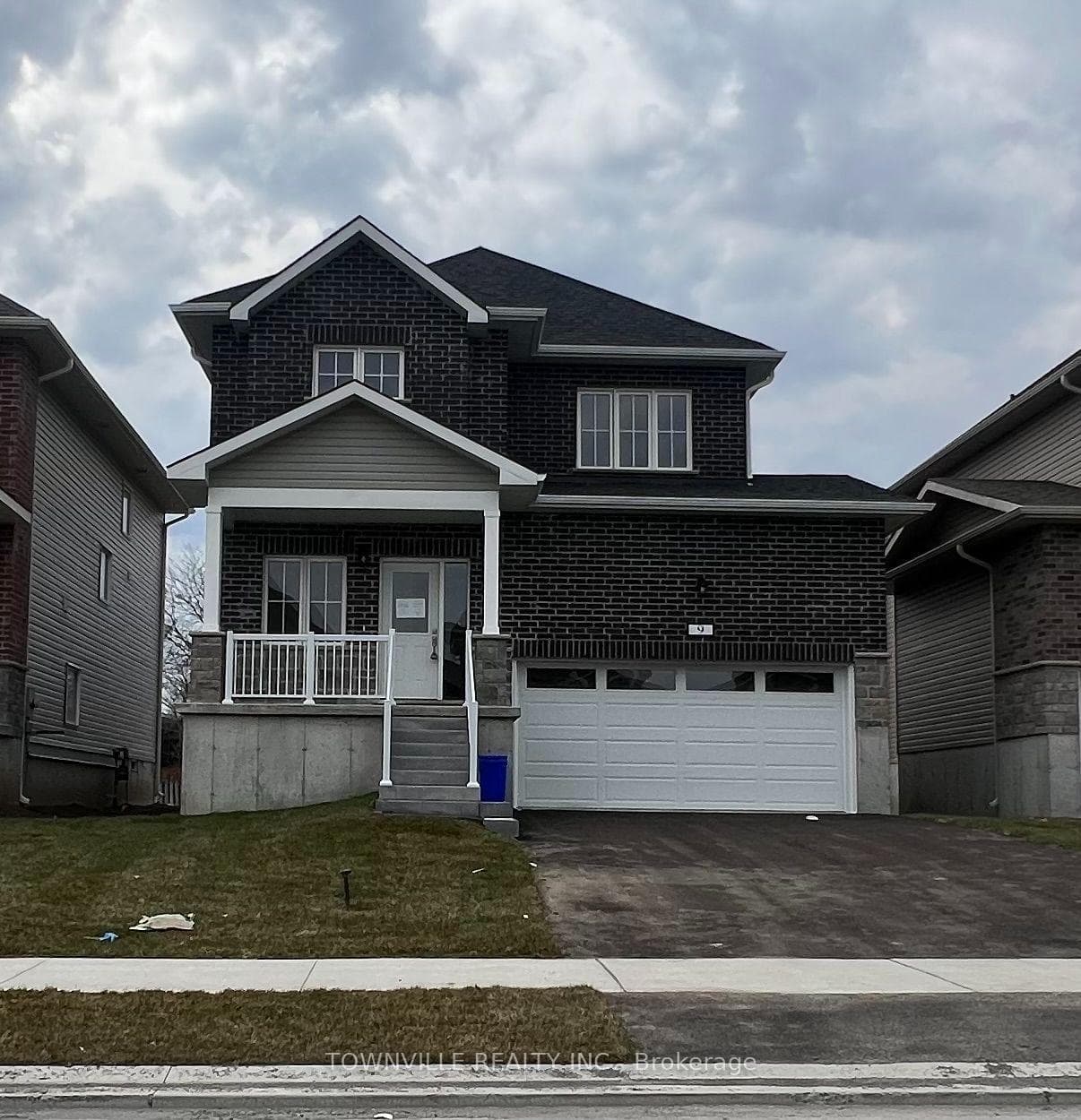 9 Bradden Crescent, Belleville