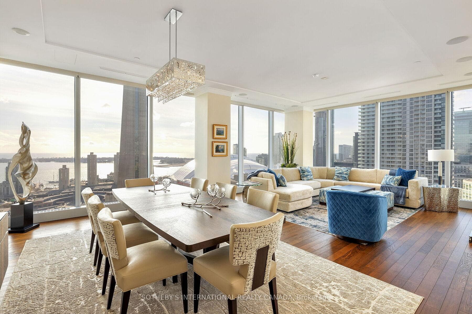 183 Wellington Street Unit 2506, Downtown Toronto / Waterfront, ON M5V 0A1 - Photo 1