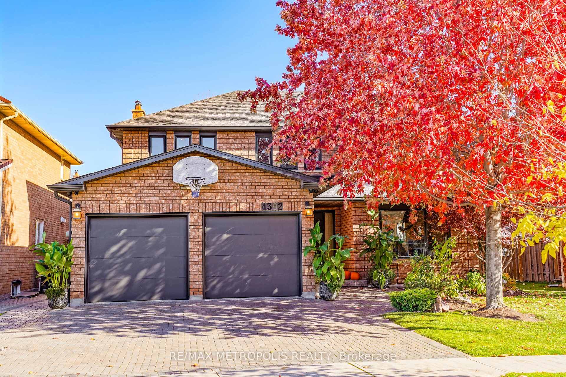 4392 Grassland Crescent, Mississauga, ON L5V 1E2 - Photo 1