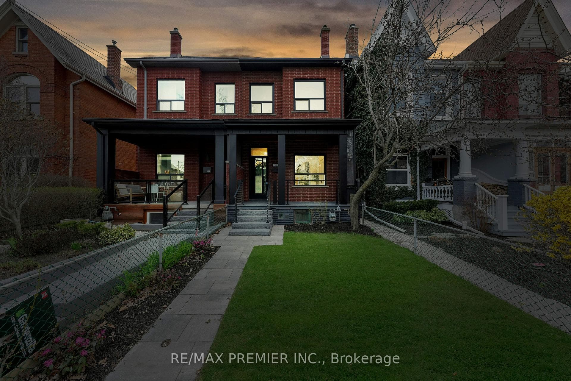 388 Crawford Street, Downtown Toronto / Waterfront, ON M6J 2V9 - Photo 1