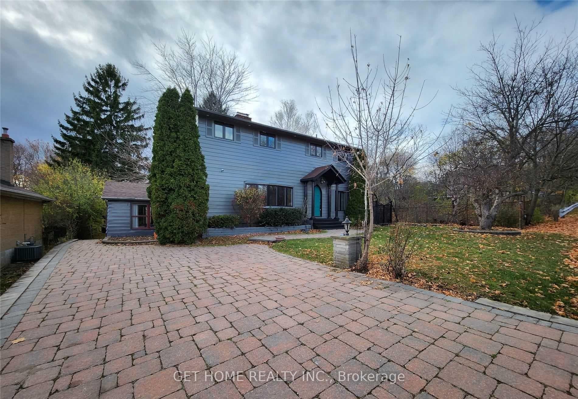 1128 Kent Avenue, Oakville