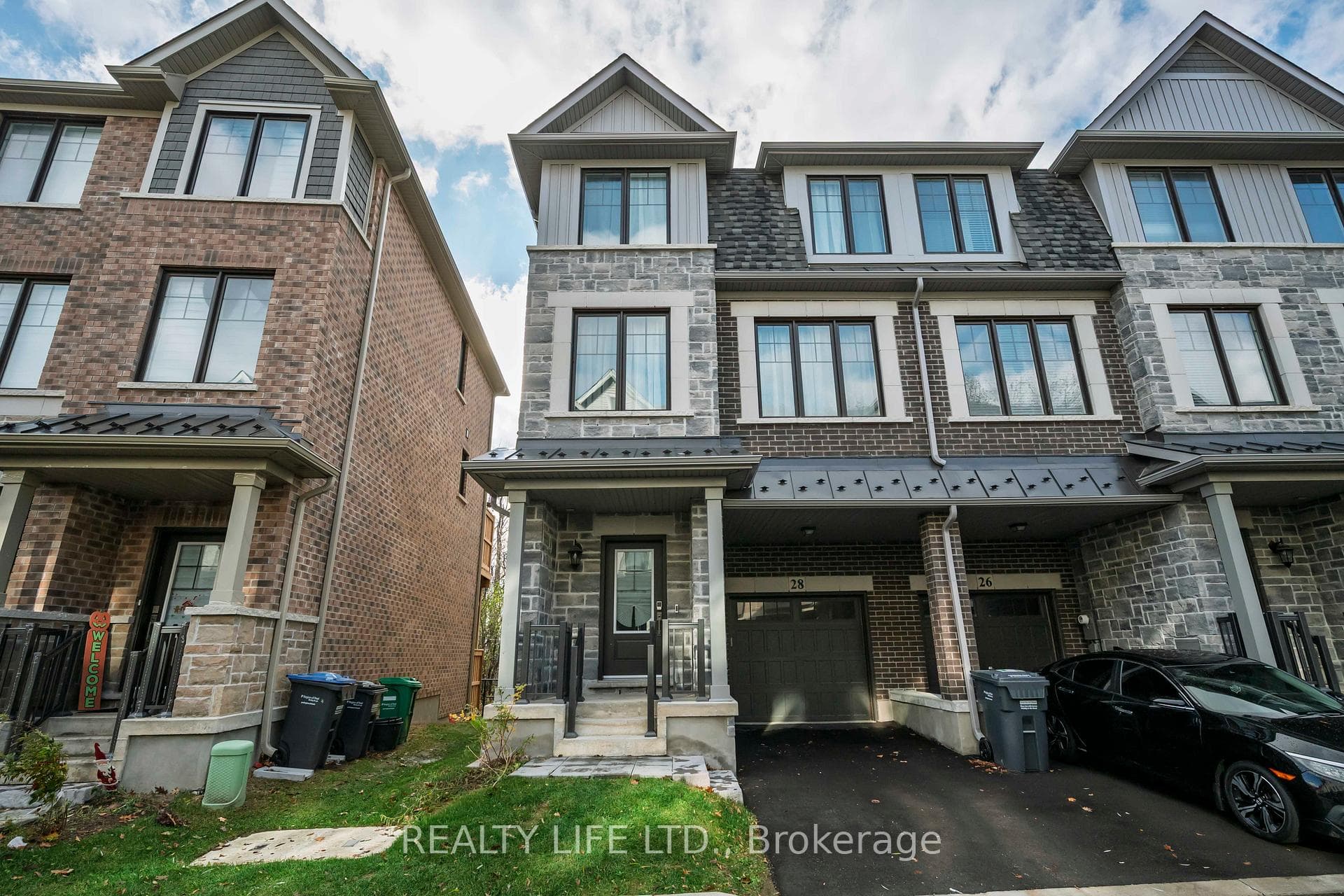 28 Folcroft Street, Brampton, ON L6Y 6L3 - Photo 1