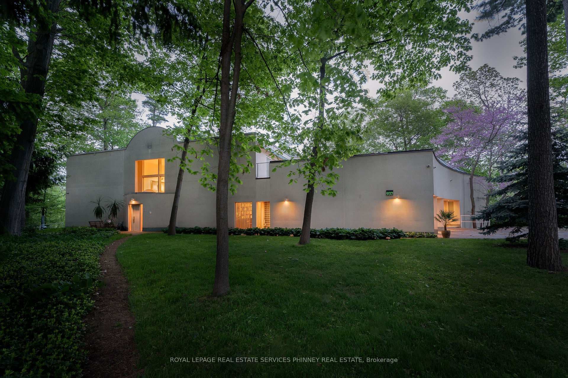 937 WHITTIER Crescent, Mississauga, ON L5H 2X4 - Photo 1