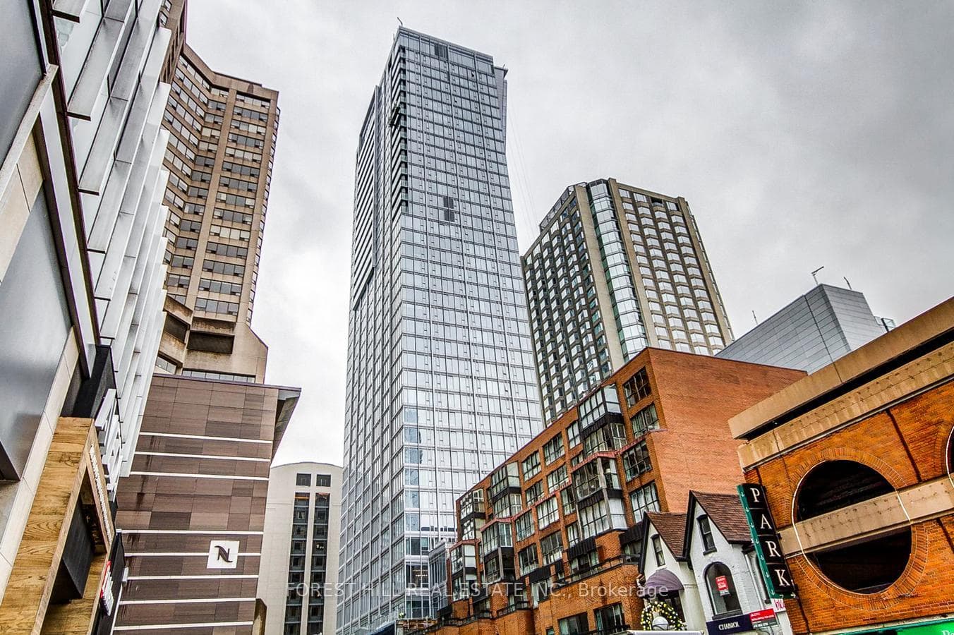 200 Cumberland Street Unit 2602, Annex / Yorkville / Summerhill, ON M5R 0B6 - Photo 1