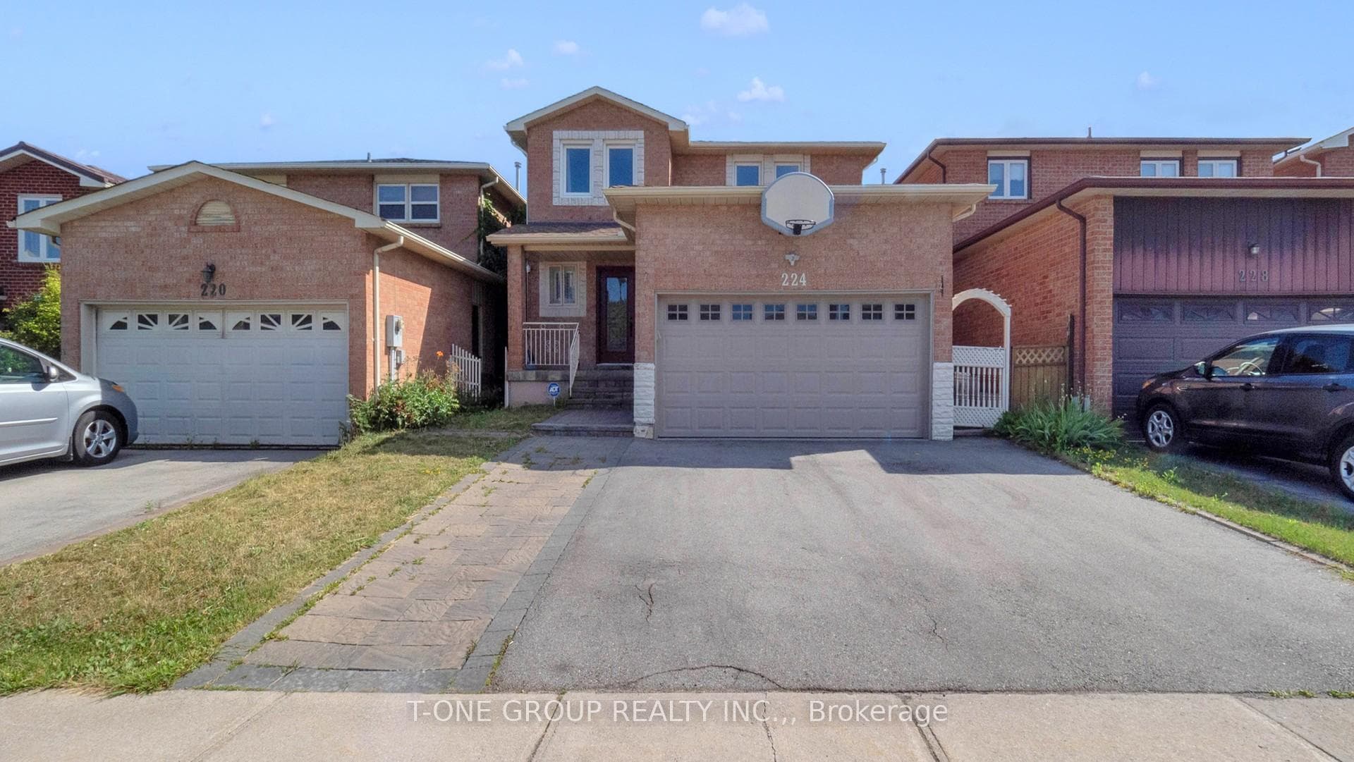 224 Kingsbridge Garden Circle, Mississauga, ON L5R 1L3 - Photo 1