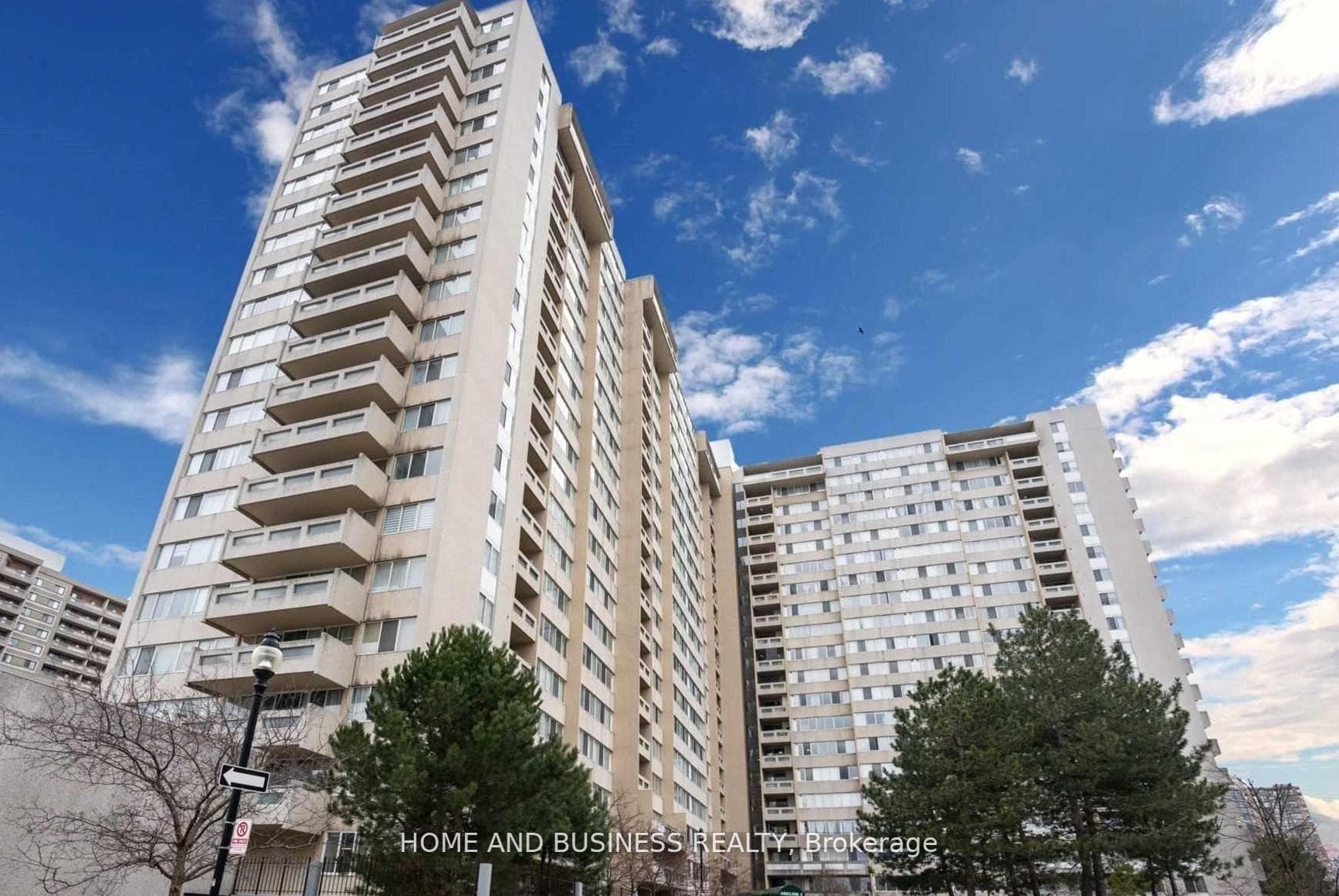 3590 Kaneff Crescent Unit 1202, Mississauga, ON L5A 3X3 - Photo 1