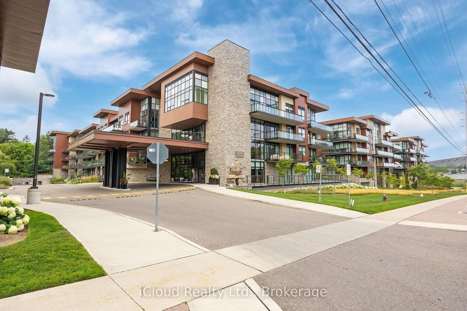 1575 Lakeshore Road Unit 354, Mississauga
