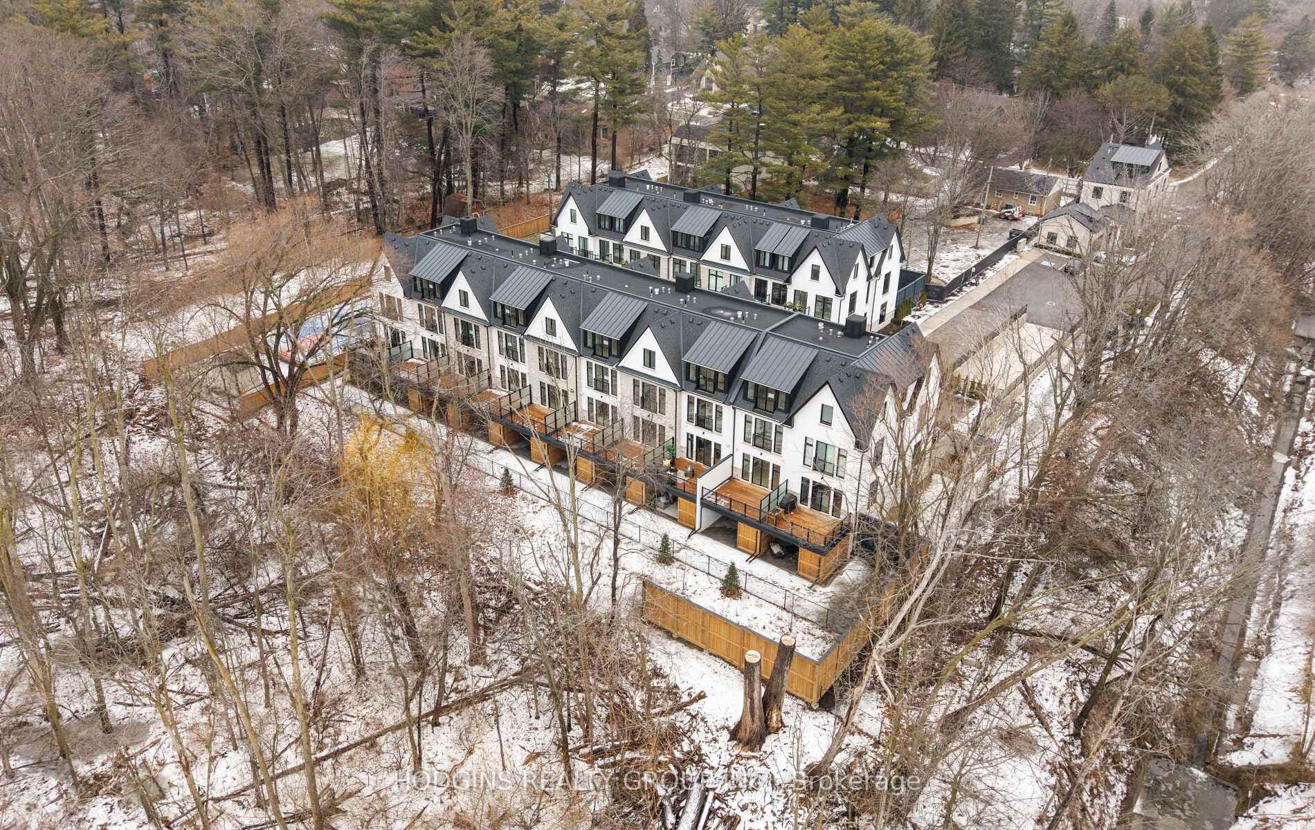 1136 Mona Road Unit 4, Mississauga, ON L5G 0C8 - Photo 1