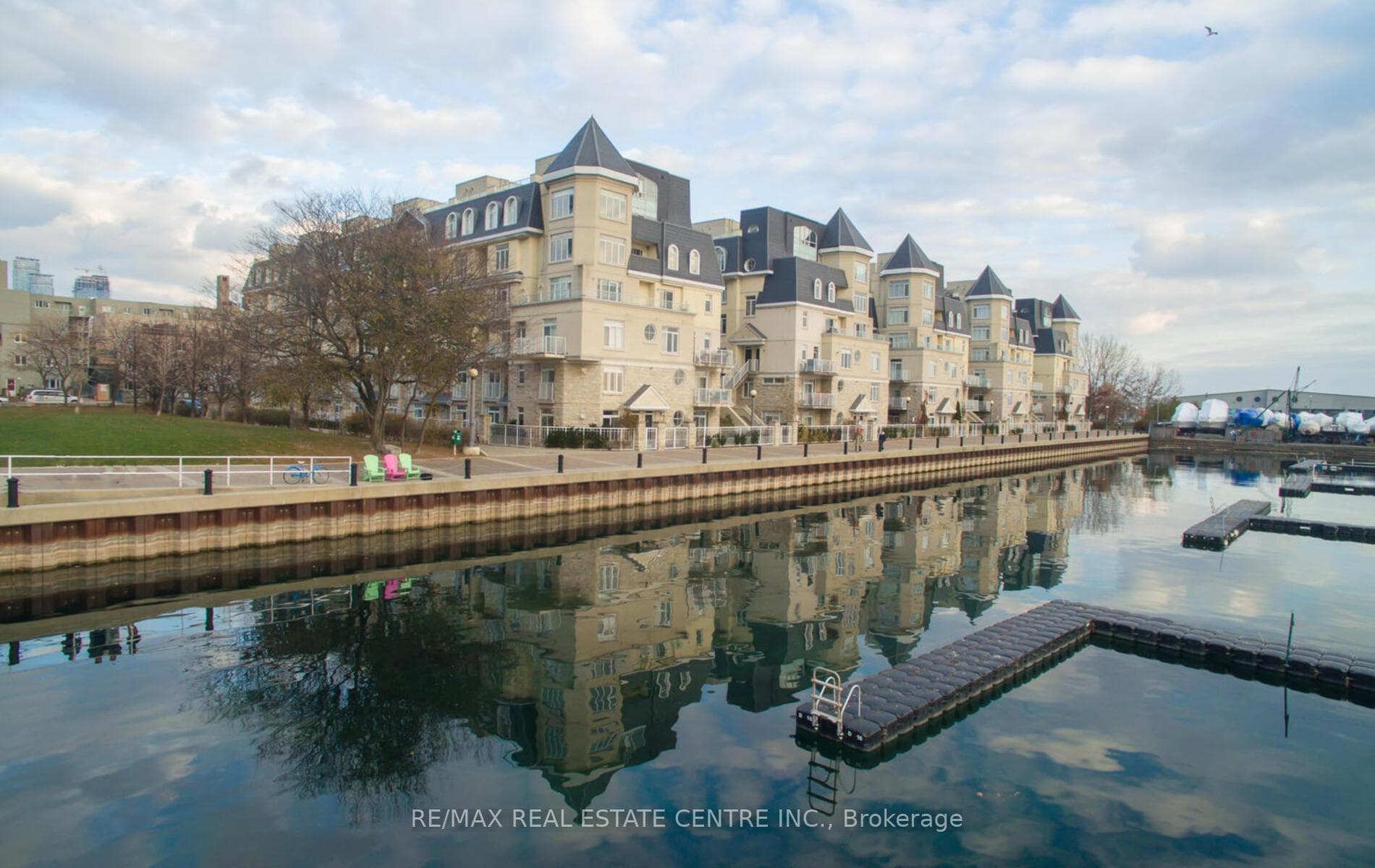 38 Stadium Road Unit 688, Downtown Toronto / Waterfront, ON M5V 3P4 - Photo 1