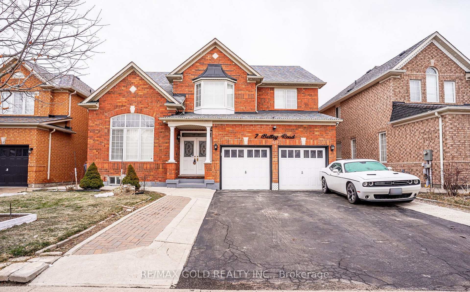 7 Bettey Road, Brampton, ON L6P 1S9 - Photo 1