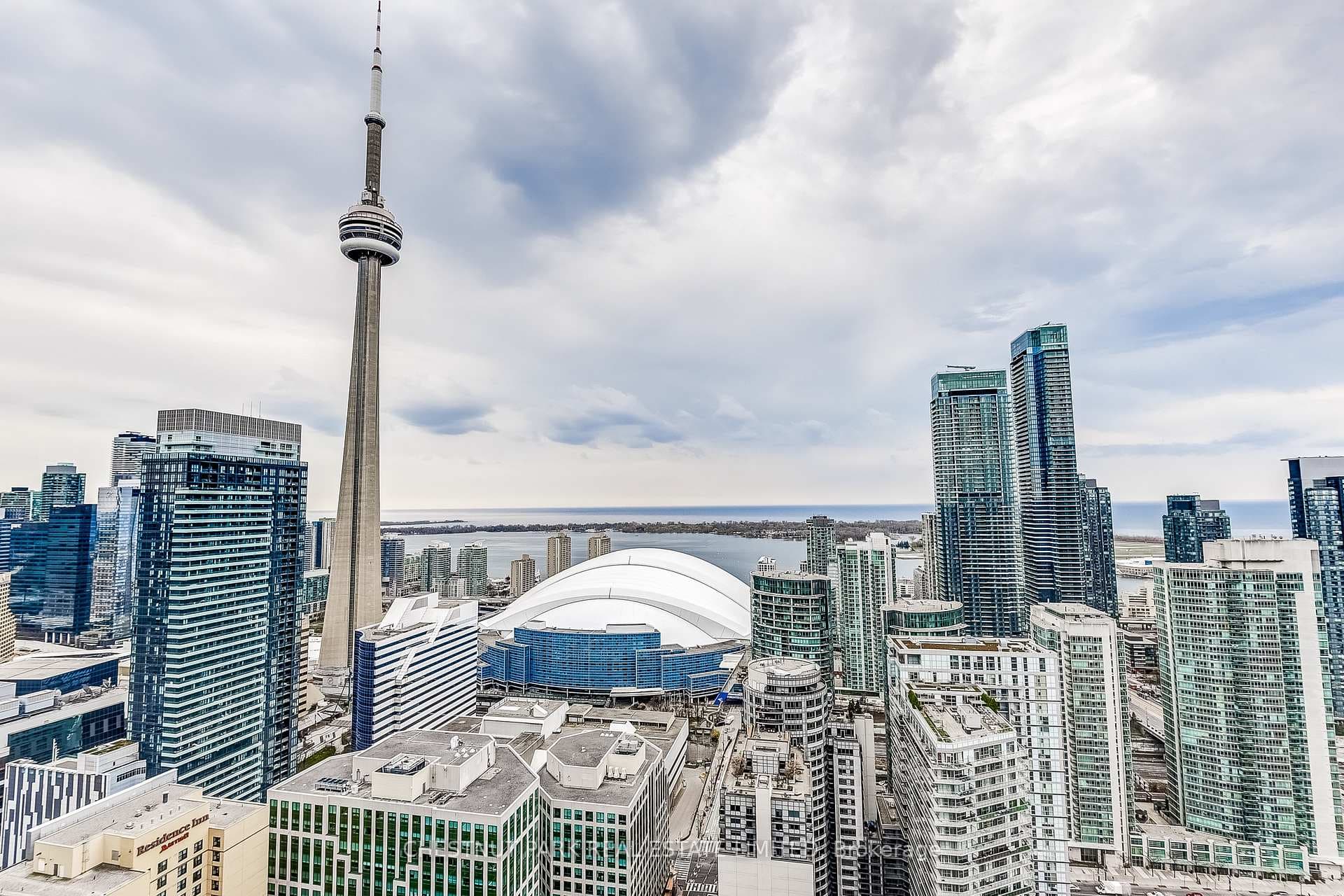 88 Blue Jays Way Unit 4005, Downtown Toronto / Waterfront, ON M5V 2G3 - Photo 1