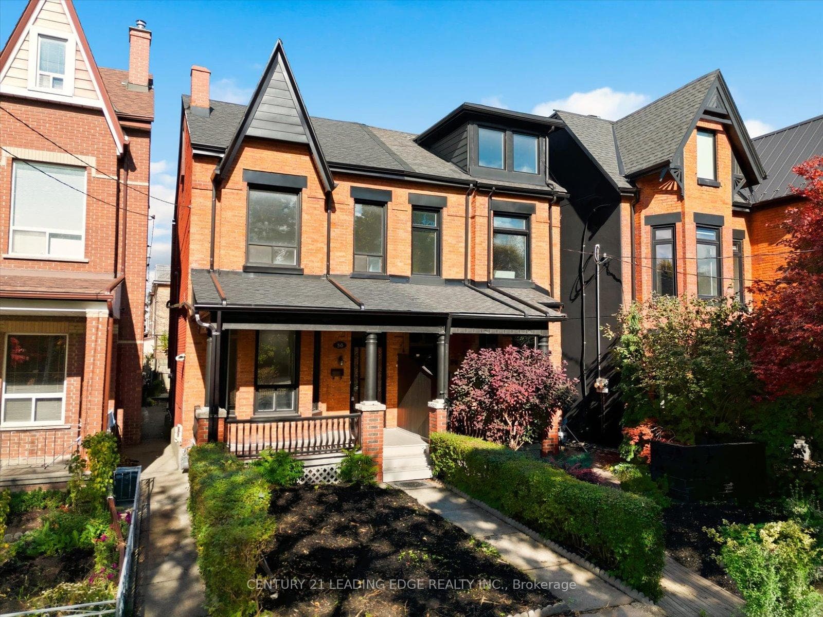 30 Ulster Street, Downtown Toronto / Waterfront, ON M5S 1E3 - Photo 1