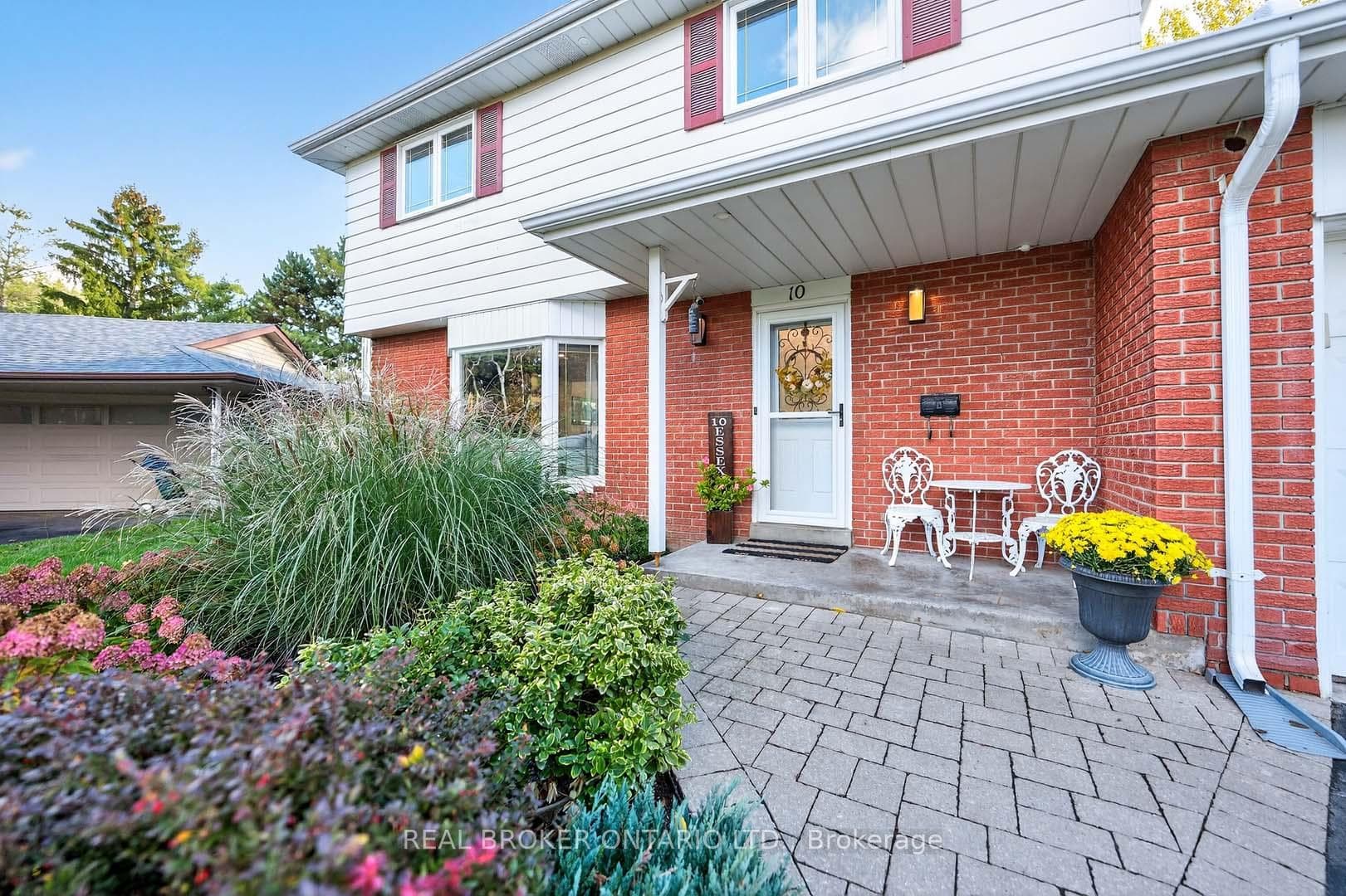 10 Essex Place, Brampton, ON L6T 2A6 - Photo 1