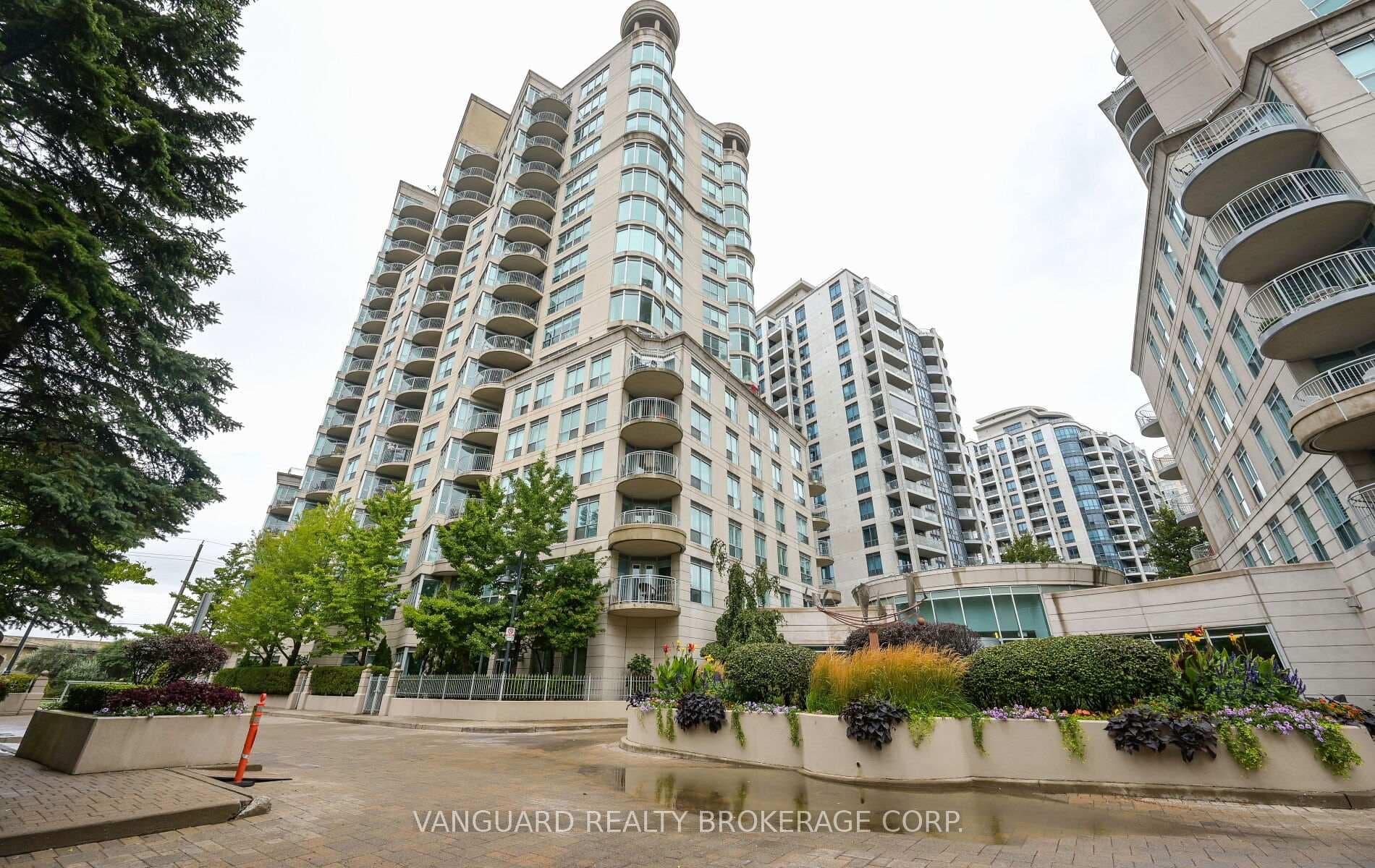 2111 Lake Shore Boulevard Unit 606, Liberty Village / Parkdale / South Parkdale, ON M8V 1A1 - Photo 1