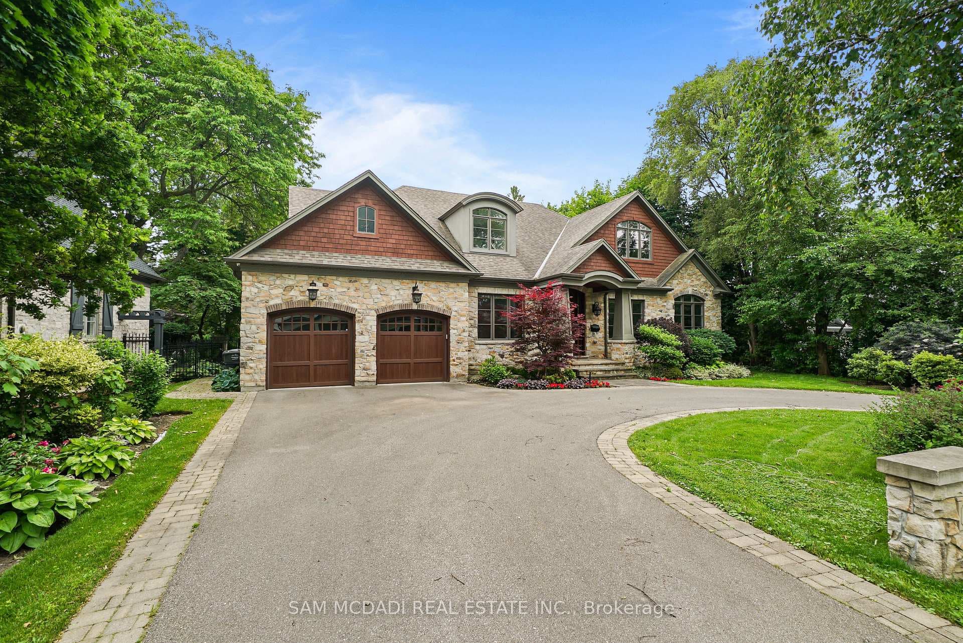 190 Maplewood Road, Mississauga, ON L5G 2M6 - Photo 1