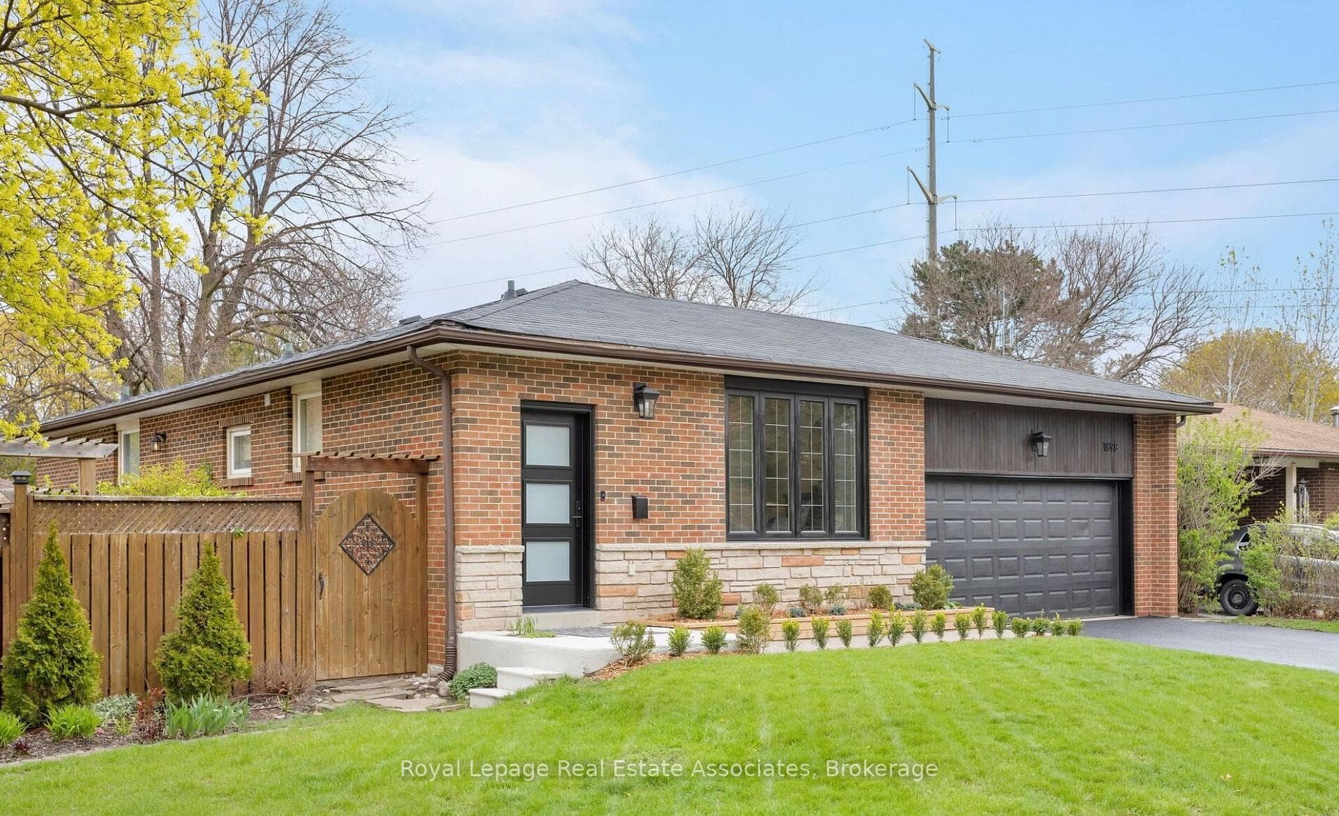 1898 Barsuda Drive, Mississauga, ON L5J 1V5 - Photo 1