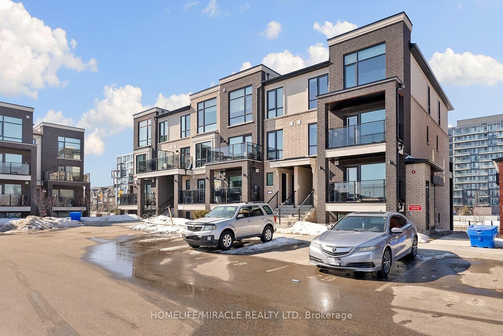 185 Veterans Drive Unit 14, Brampton, ON L7A 5L2 - Photo 1