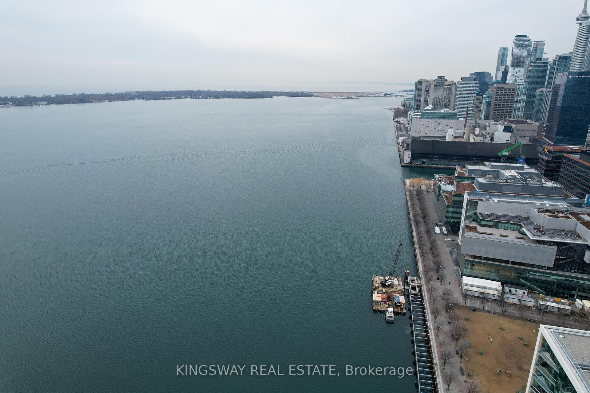 1 Edgewater Drive Unit PH33, Regent Park / Cabbagetown / St. James Town, ON M5A 0L1 - Photo 1