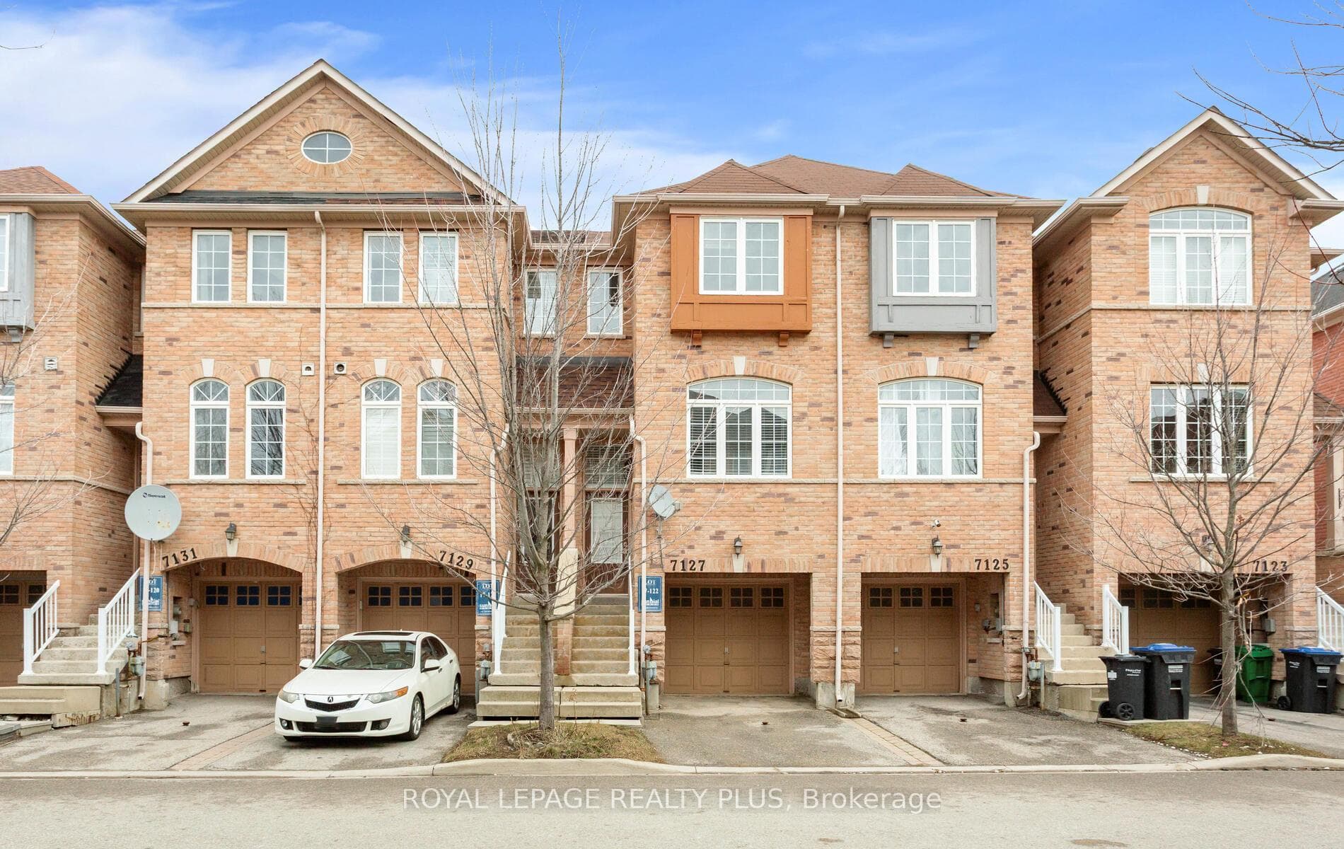 7127 Chatham Court, Mississauga, ON L5N 8R1 - Photo 1