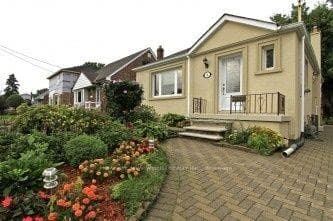 38 Ainsdale Road, Dorset Park / Kennedy Park, ON M1R 3Y8 - Photo 1