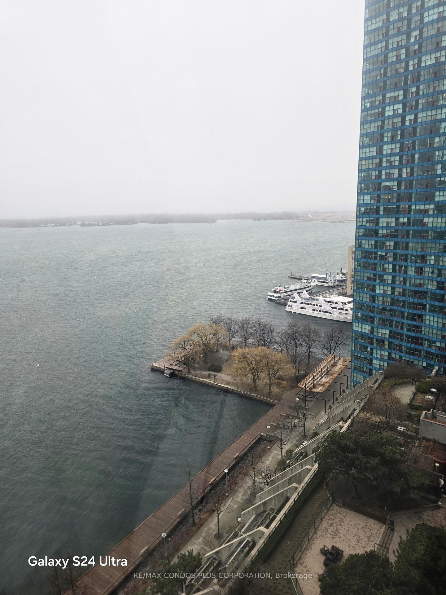 65 Harbour Square Unit 2004, Downtown Toronto / Waterfront, ON M5J 2G4 - Photo 1