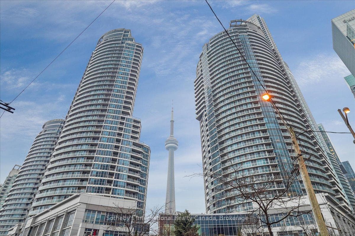 218 Queens Quay Unit 1804, Downtown Toronto / Waterfront, ON M5J 2Y6 - Photo 1