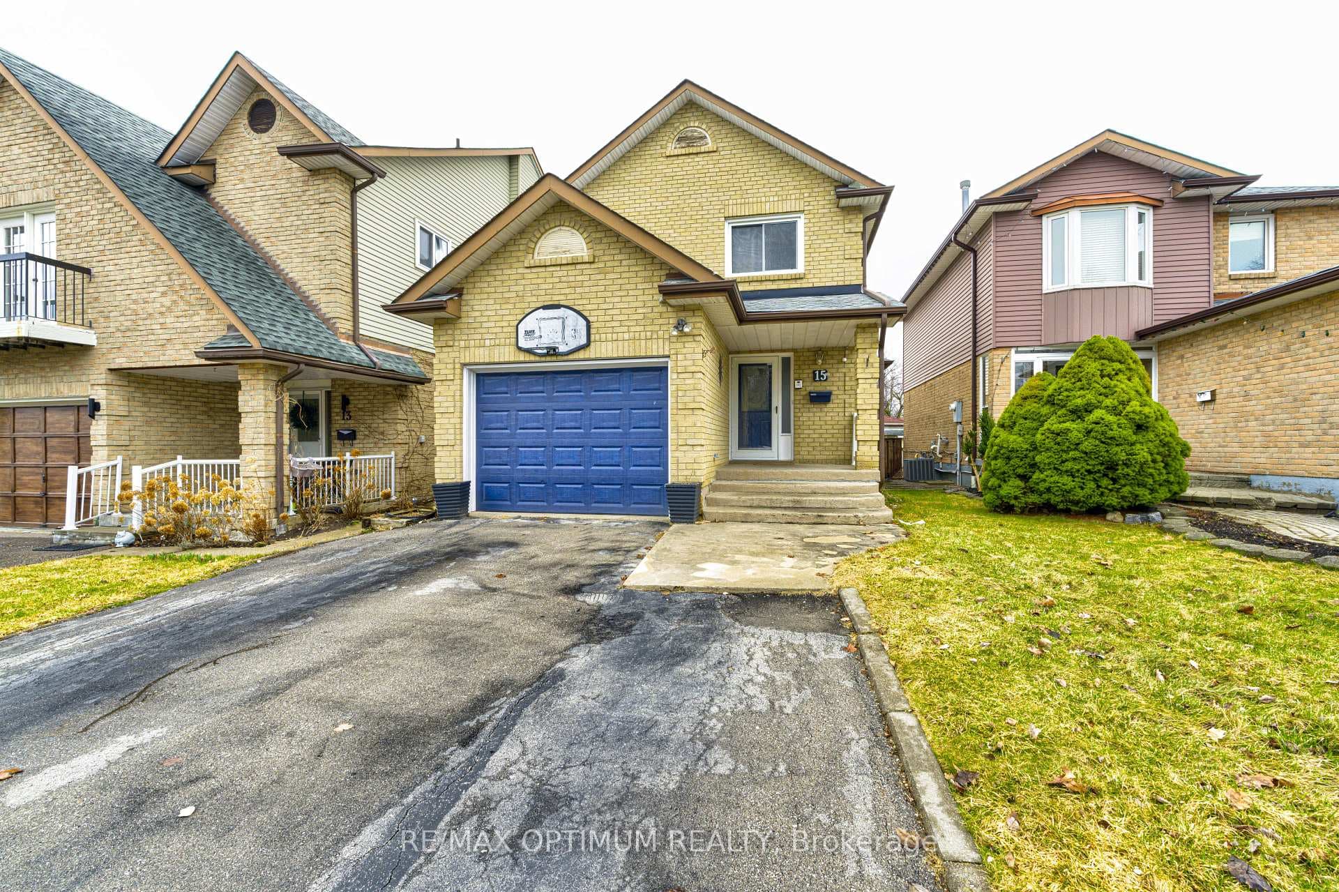 15 Rosebud Avenue, Brampton