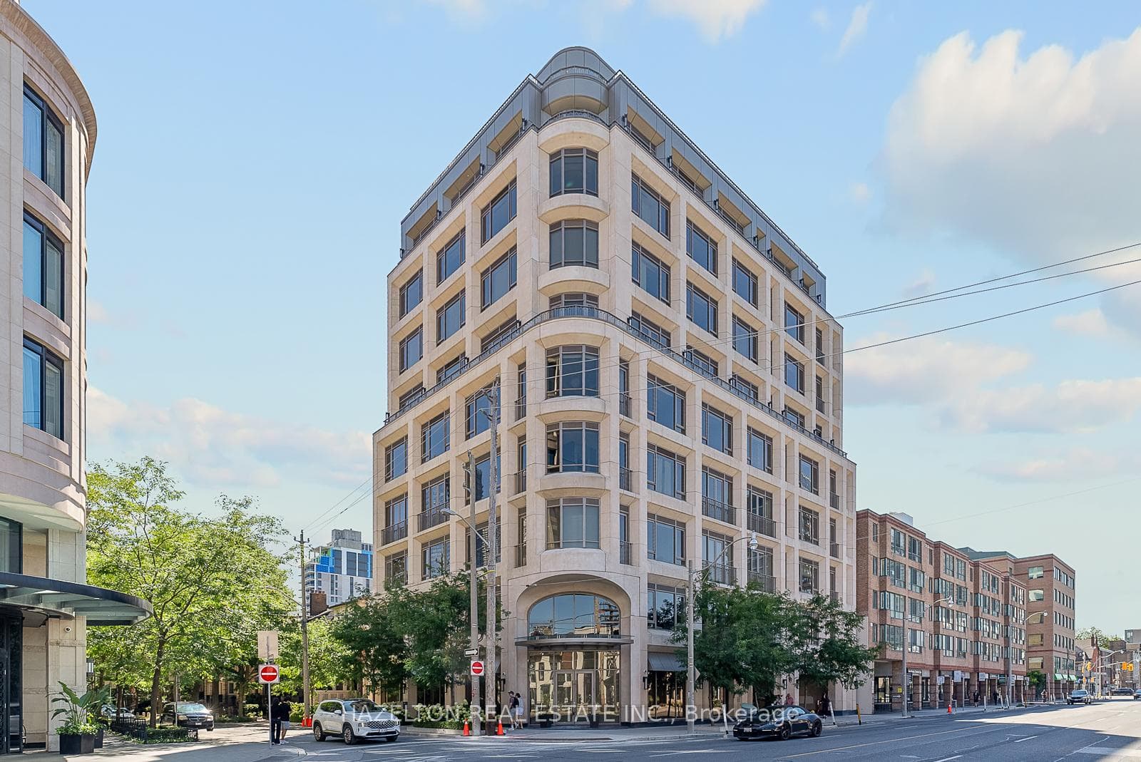 128 Hazelton Avenue Unit 802, Annex / Yorkville / Summerhill, ON M5R 2E5 - Photo 1