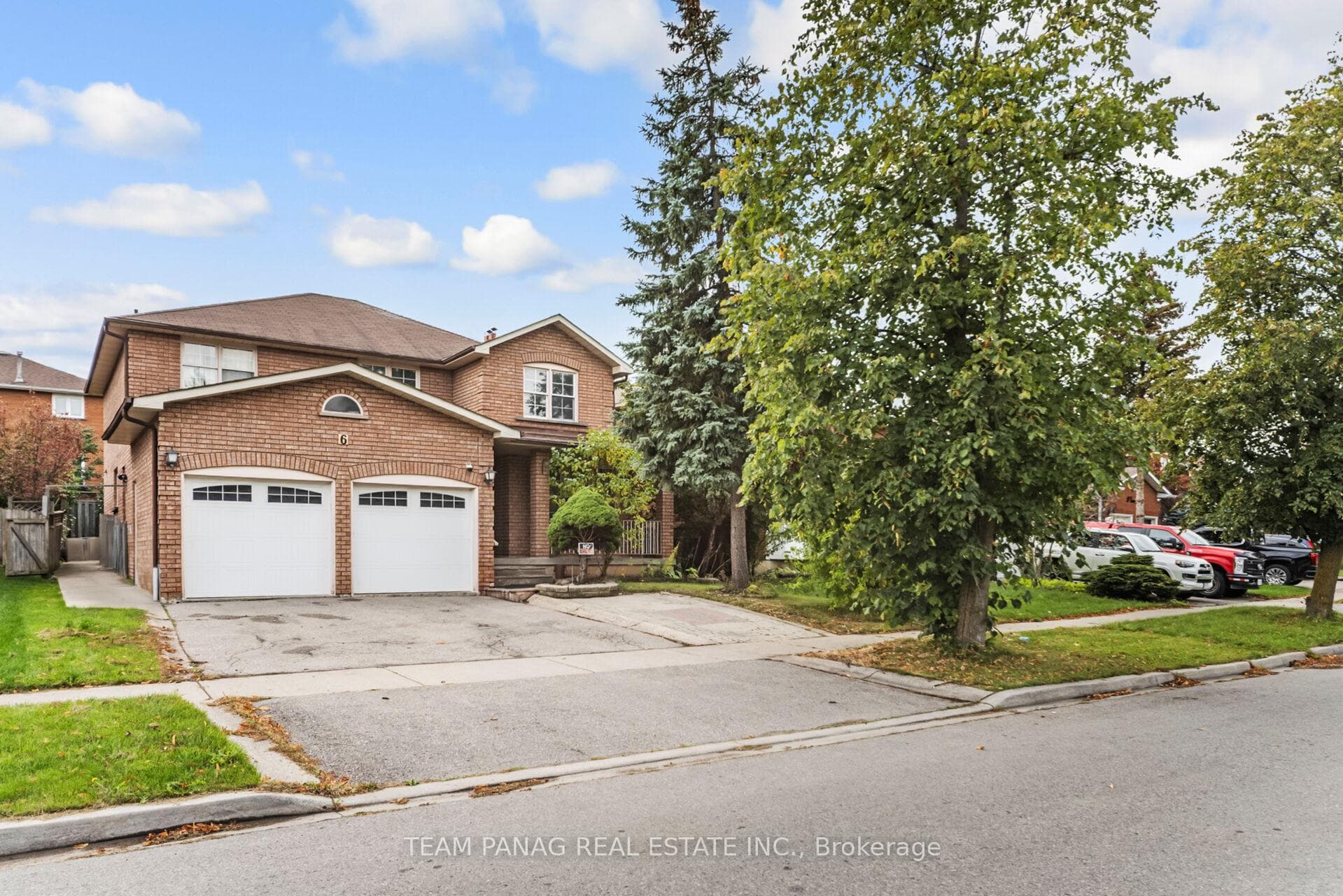 6 Coronation Circle, Brampton, ON L6Z 3Z6 - Photo 1