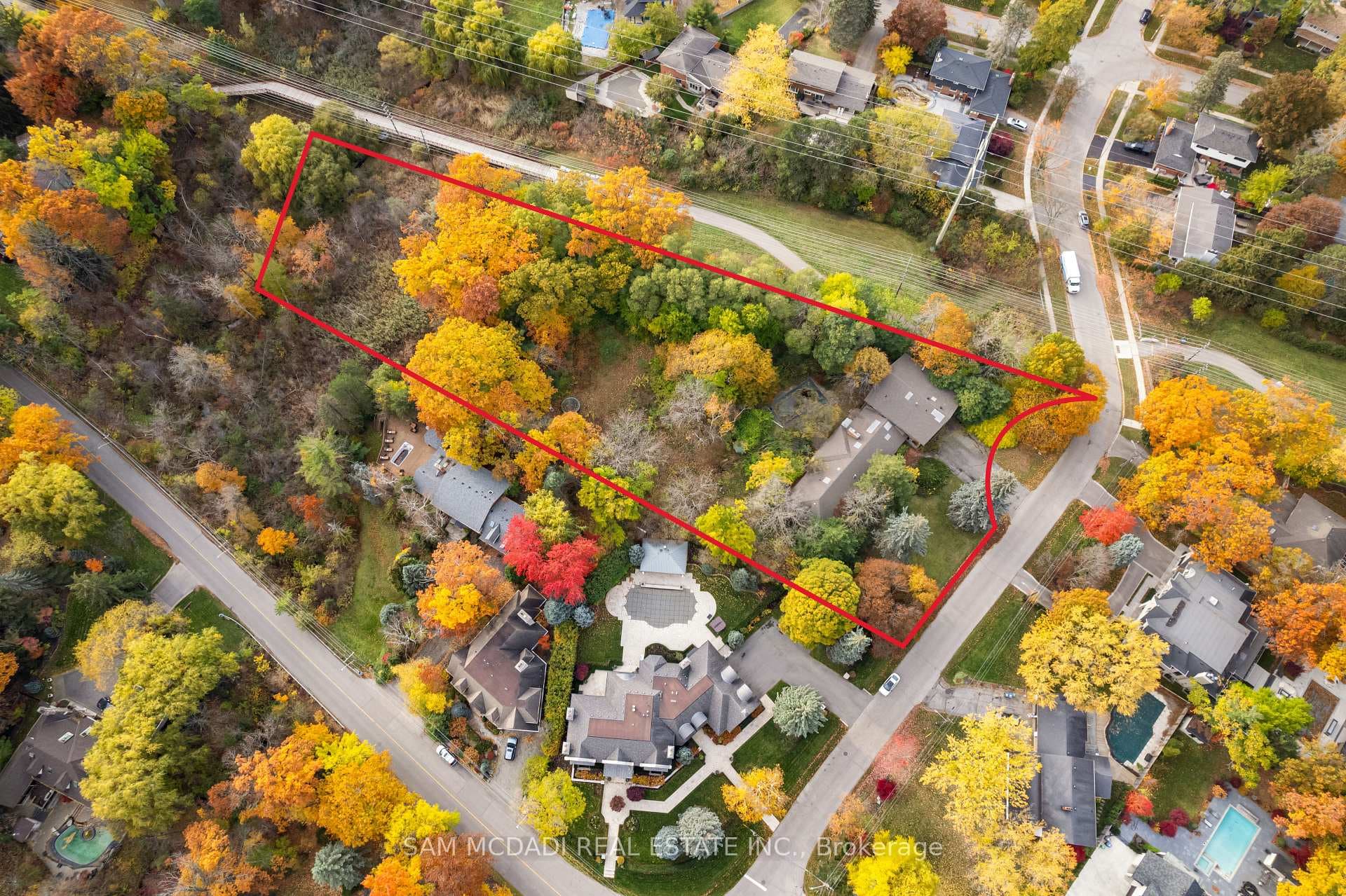 1310 Ravine Drive, Mississauga, ON L5J 3E5 - Photo 1