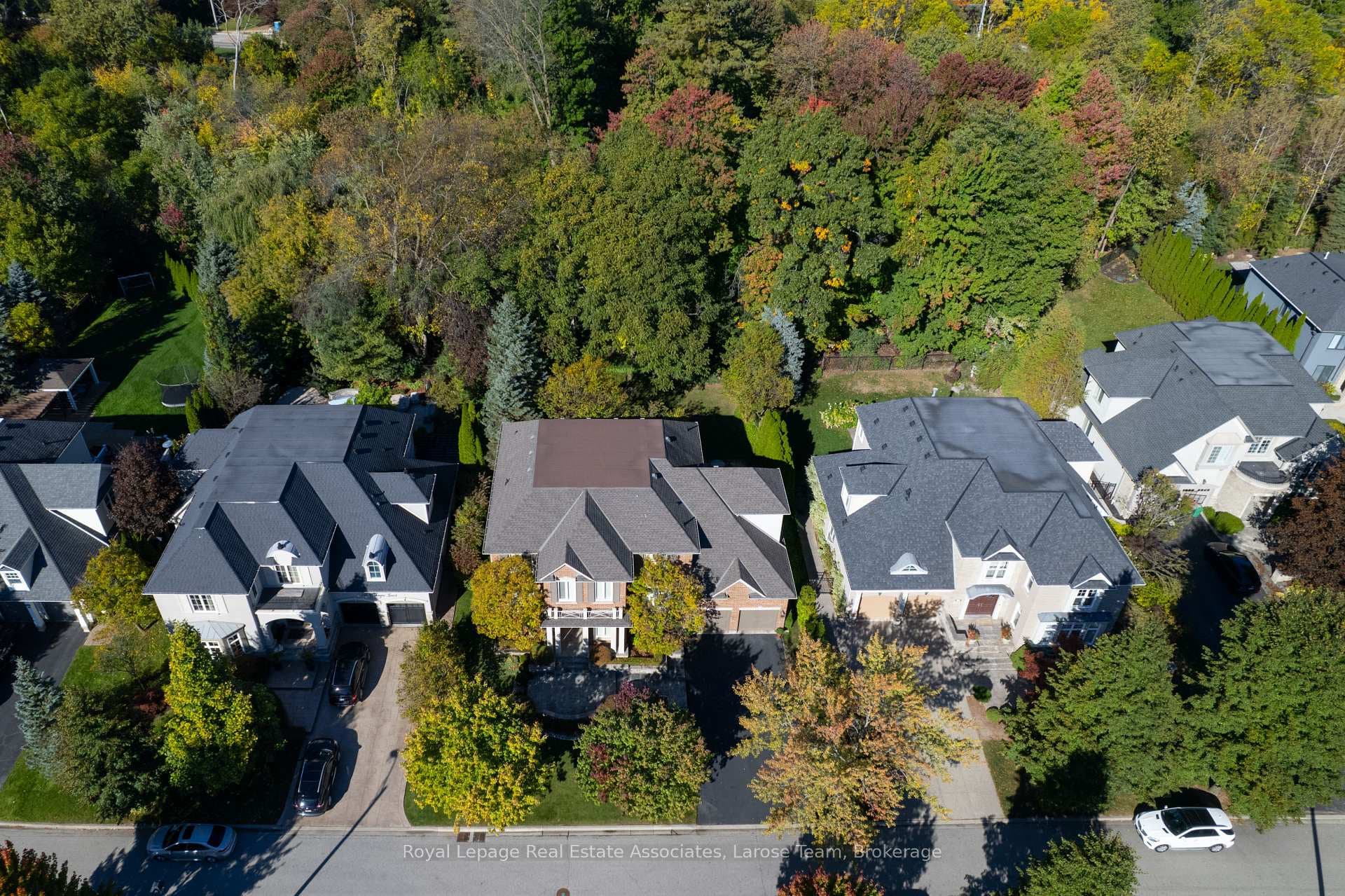 562 Gladwyne Court, Mississauga, ON L5H 4L4 - Photo 1