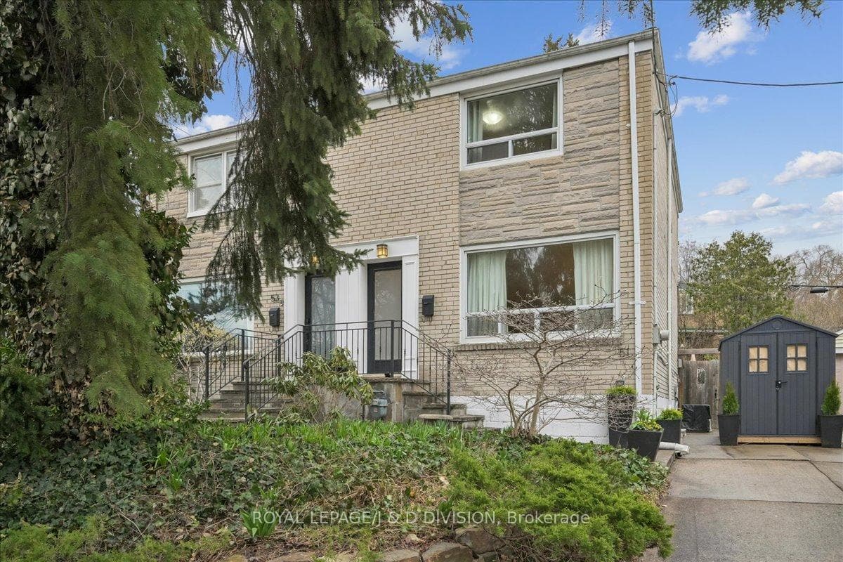 51 Skylark Road, Bloor West Village / Swansea, ON M6S 4M5 - Photo 1