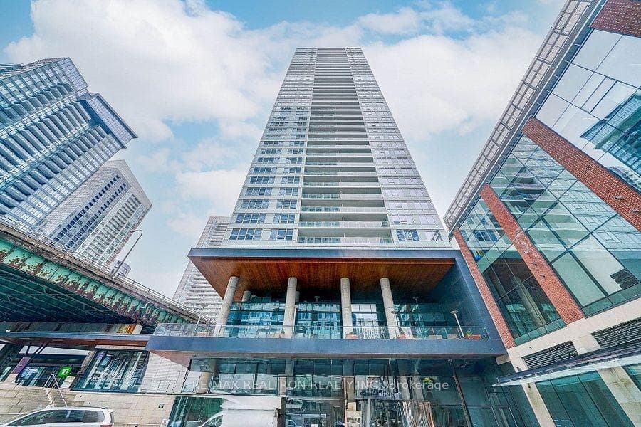 17 Bathurst Street Unit 1612, Downtown Toronto / Waterfront, ON M5V 0N1 - Photo 1
